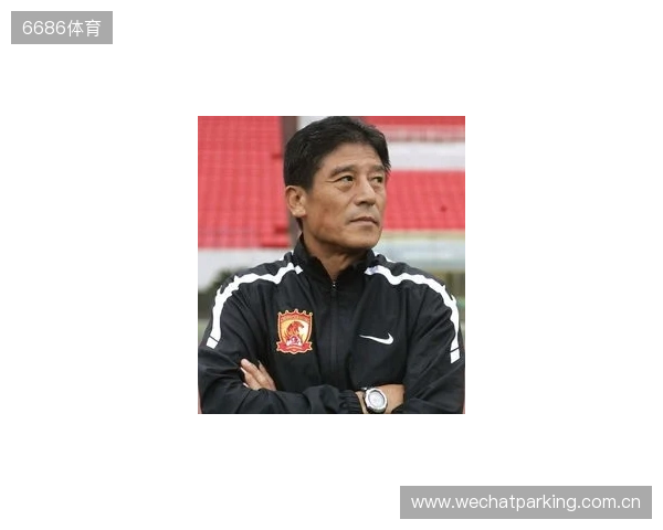 渝媒：李章洙在重庆被球迷请吃火锅，他直接吃的红锅微辣